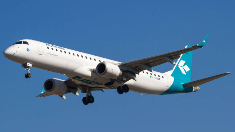 Forlì, Air Dolomiti ritarda il decollo Forlì, Air Dolomiti ritarda il decollo