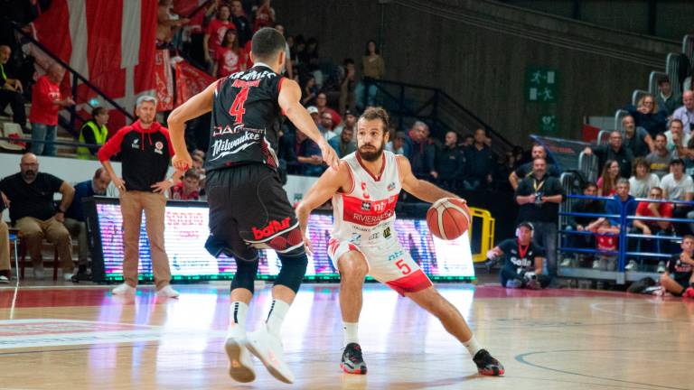 Basket A2, Rimini ko con Cento, Ferrari: “Non riusciamo a indirizzare le partite” - Gallery Basket A2, Rimini ko con Cento, Ferrari: “Non riusciamo a indirizzare le partite” - Gallery