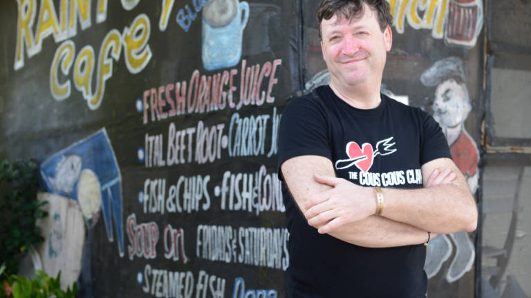 Intervista a Chef Kumalè: L'anima profonda del vero cibo di strada Intervista a Chef Kumalè: L'anima profonda del vero cibo di strada