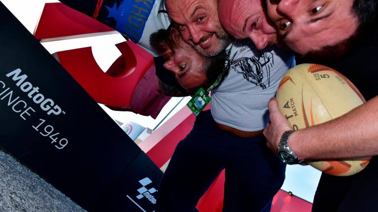 MotoGp a Misano, sorpresa: tra i team in gara spuntano i giocatori di rugby VIDEO GALLERY MotoGp a Misano, sorpresa: tra i team in gara spuntano i giocatori di rugby VIDEO GALLERY
