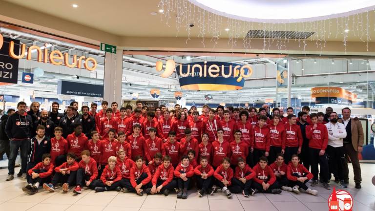 Basket, tempo di festa per i giovani dell'Unieuro Basket, tempo di festa per i giovani dell'Unieuro