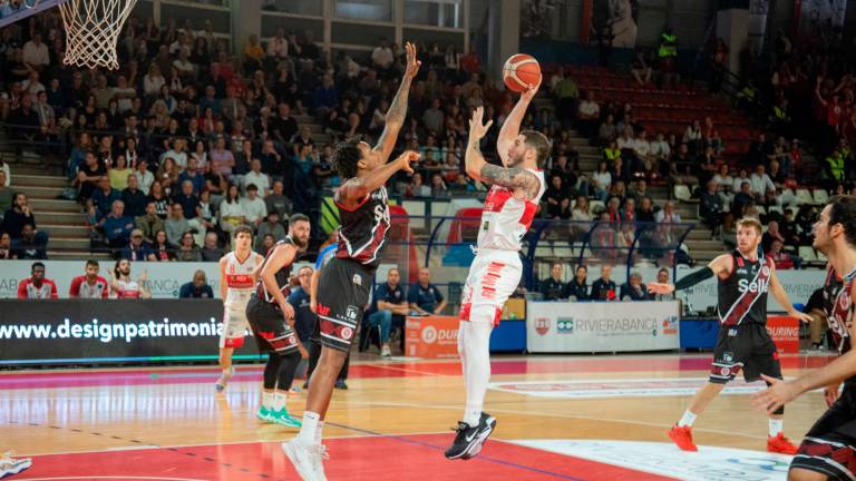 Basket A2, Rimini ko con Cento, Ferrari: “Non riusciamo a indirizzare le partite” - Gallery Basket A2, Rimini ko con Cento, Ferrari: “Non riusciamo a indirizzare le partite” - Gallery