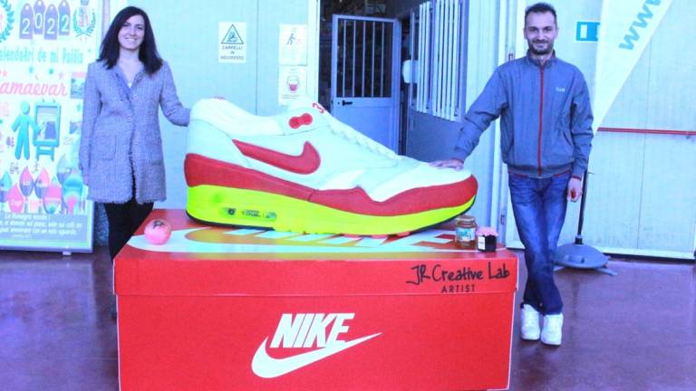 San Mauro Pascoli e le taglie comode: una scarpa Nike per un 234 di piede alla Fiera di San Crispino San Mauro Pascoli e le taglie comode: una scarpa Nike per un 234 di piede alla Fiera di San Crispino