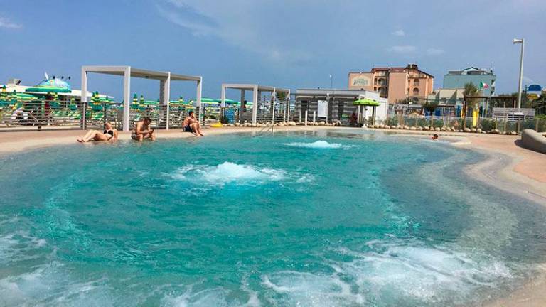 Rimini. I bagnini: “Biopiscine, ne servirebbe una per ogni stabilimento” Rimini. I bagnini: “Biopiscine, ne servirebbe una per ogni stabilimento”