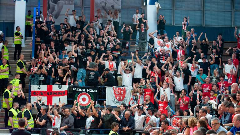 I tifosi forlivesi al Flaminio di Rimini per gara-2 (Morosetti) I tifosi forlivesi al Flaminio di Rimini per gara-2 (Morosetti)