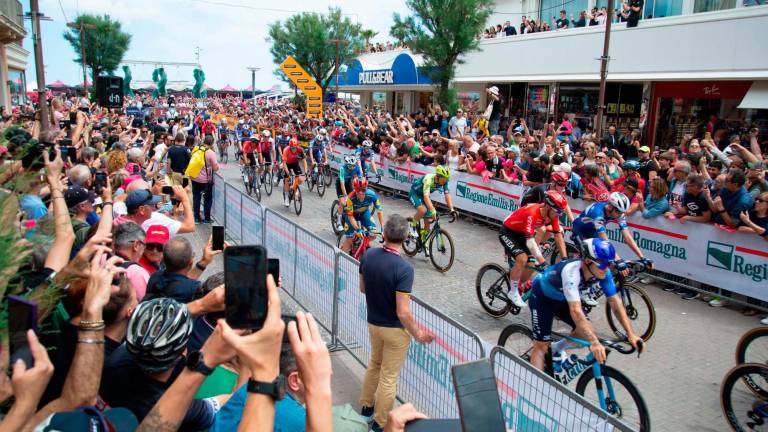 Riccione, i colori della partenza del Giro d’Italia - Gallery Riccione, i colori della partenza del Giro d’Italia - Gallery