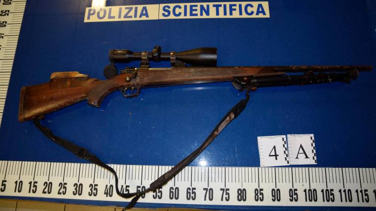Scoperti quattro fucili e un revolver nascosti in un podere della Bassa Romagna Scoperti quattro fucili e un revolver nascosti in un podere della Bassa Romagna