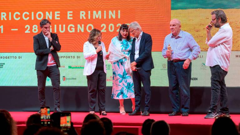 Festival delle serie tv: Luisa Ranieri, Bille August, The Jackal, Carlo Verdone e Dean Morris per queste giornate riccionesi / LA GALLERY FOTOGRAFICA Festival delle serie tv: Luisa Ranieri, Bille August, The Jackal, Carlo Verdone e Dean Morris per queste giornate riccionesi / LA GALLERY FOTOGRAFICA