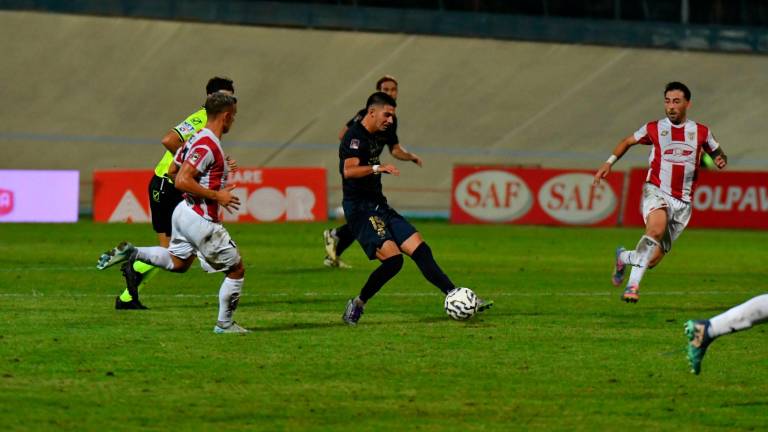 L’attaccante giallorosso Cristian Spini durante il derby di lunedì sera al Morgagni (Blaco) L’attaccante giallorosso Cristian Spini durante il derby di lunedì sera al Morgagni (Blaco)