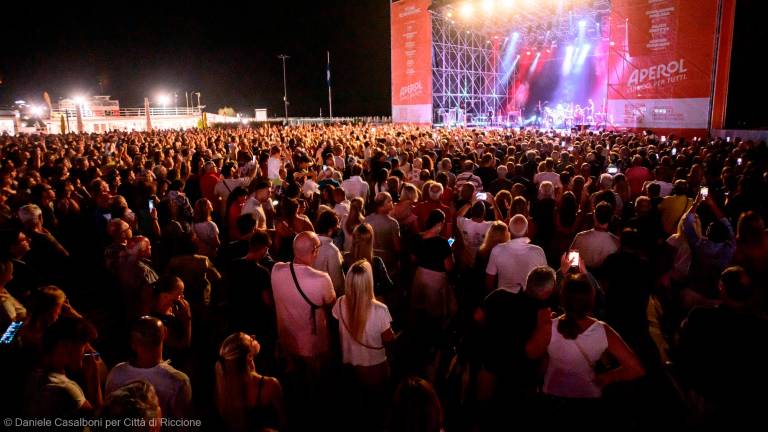 Riccione, un mare di applausi per Francesco Renga VIDEO GALLERY Riccione, un mare di applausi per Francesco Renga VIDEO GALLERY
