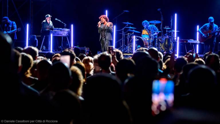 Riccione, un mare di applausi per Francesco Renga VIDEO GALLERY Riccione, un mare di applausi per Francesco Renga VIDEO GALLERY