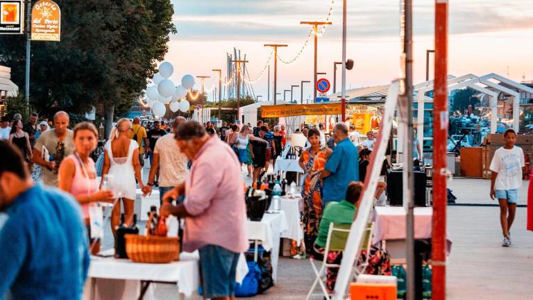 Bellaria, Onde di vino 2025: un successo da 15mila persone - Gallery Bellaria, Onde di vino 2025: un successo da 15mila persone - Gallery