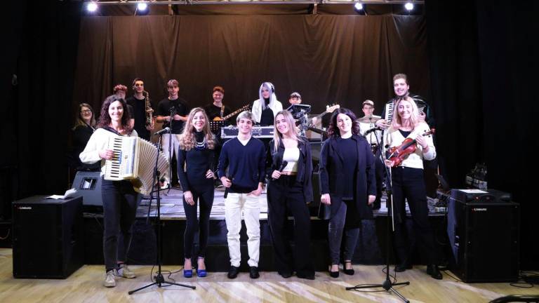 La romagnola Nuova Orchestra Santa Balera di Giordano Sangiorgi attesa il 7 febbraio sul palco di Sanremo La romagnola Nuova Orchestra Santa Balera di Giordano Sangiorgi attesa il 7 febbraio sul palco di Sanremo