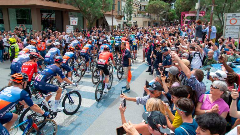 Riccione, i colori della partenza del Giro d’Italia - Gallery Riccione, i colori della partenza del Giro d’Italia - Gallery