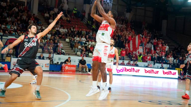 Basket A2, Rimini ko con Cento, Ferrari: “Non riusciamo a indirizzare le partite” - Gallery Basket A2, Rimini ko con Cento, Ferrari: “Non riusciamo a indirizzare le partite” - Gallery