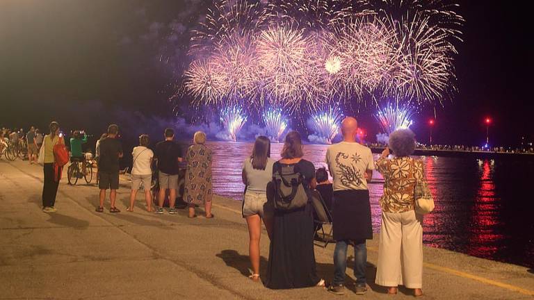 Ravenna. La magia dei fuochi d’artificio per Sant’Apollinare. FOTOGALLERY Ravenna. La magia dei fuochi d’artificio per Sant’Apollinare. FOTOGALLERY
