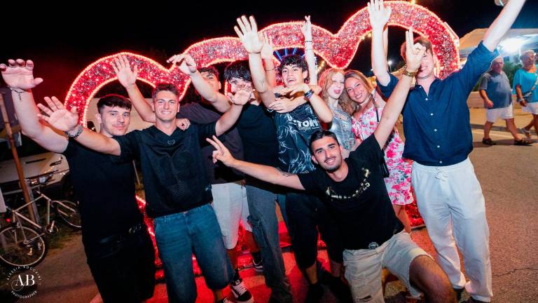 Bellaria, Onde di vino 2025: un successo da 15mila persone - Gallery Bellaria, Onde di vino 2025: un successo da 15mila persone - Gallery