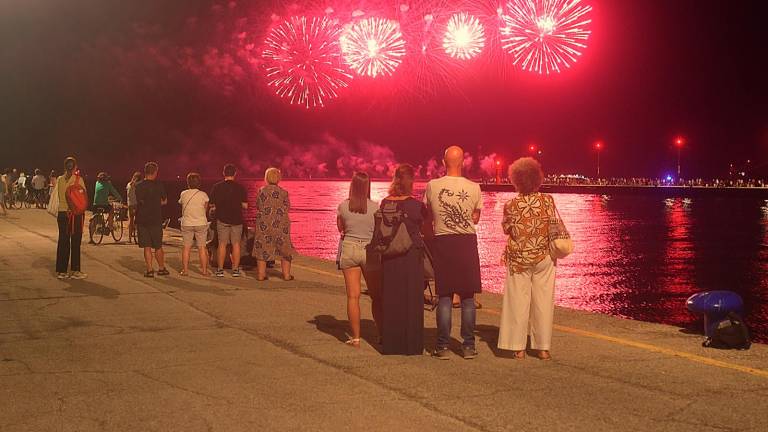 Ravenna. La magia dei fuochi d’artificio per Sant’Apollinare. FOTOGALLERY Ravenna. La magia dei fuochi d’artificio per Sant’Apollinare. FOTOGALLERY