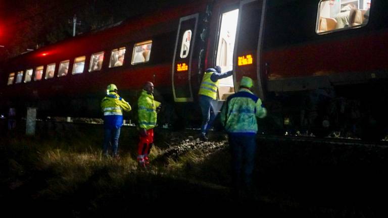 Tamponamento fra treni tra Castelbolognese e Forlì, 17 feriti - IL VIDEO Tamponamento fra treni tra Castelbolognese e Forlì, 17 feriti - IL VIDEO