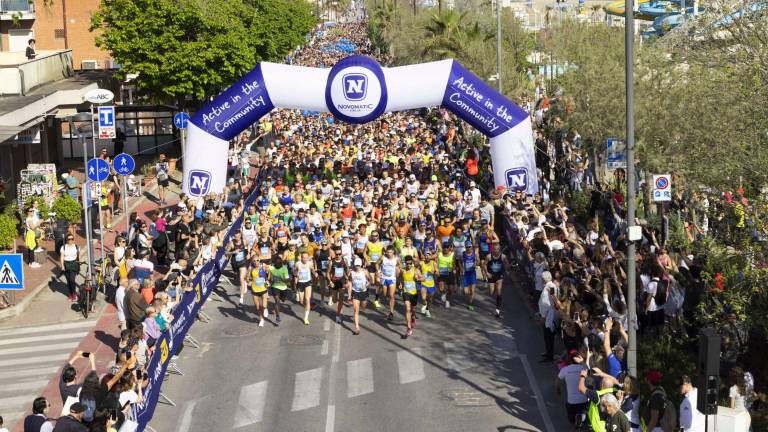 Rimini Marathon, una folla di corsa GALLERY Rimini Marathon, una folla di corsa GALLERY