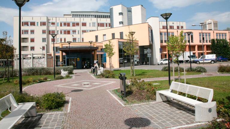 Morto durante il ricovero: «Il paziente non fu ventilato». Tre medici dell’ospedale di Lugo davanti al giudice Morto durante il ricovero: «Il paziente non fu ventilato». Tre medici dell’ospedale di Lugo davanti al giudice