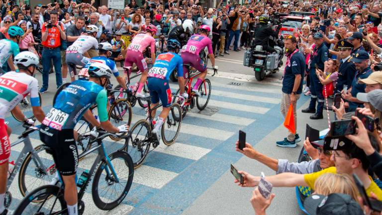 Riccione, i colori della partenza del Giro d’Italia - Gallery Riccione, i colori della partenza del Giro d’Italia - Gallery