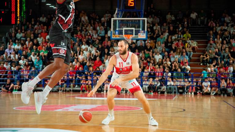 Basket A2, Rimini ko con Cento, Ferrari: “Non riusciamo a indirizzare le partite” - Gallery Basket A2, Rimini ko con Cento, Ferrari: “Non riusciamo a indirizzare le partite” - Gallery