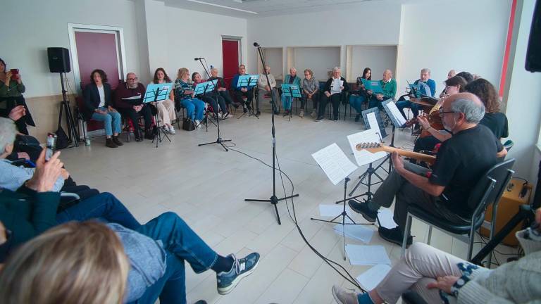 Ravenna, sulle note del Coro degli Afasici il concerto per non restare senza parole - Gallery Ravenna, sulle note del Coro degli Afasici il concerto per non restare senza parole - Gallery