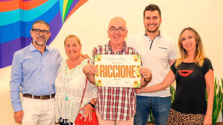 Riccione. Il dj fedele da trent’anni nominato “Ambasciatore nel mondo” Riccione. Il dj fedele da trent’anni nominato “Ambasciatore nel mondo”