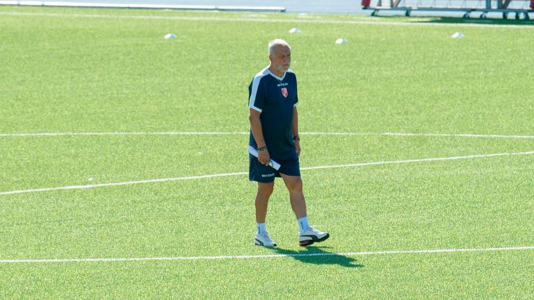 Il contratto del tecnico Piero Braglia non è stato ancora vidimatodall’ufficio tesseramenti della Federcalcio foto tommaso morosetti Il contratto del tecnico Piero Braglia non è stato ancora vidimatodall’ufficio tesseramenti della Federcalcio foto tommaso morosetti