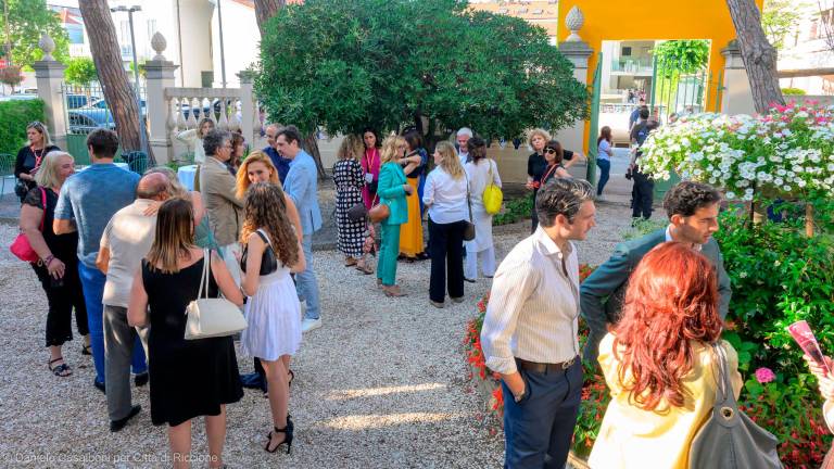 Riccione, inaugurata la mostra “Il Paradiso delle Signore” con gli attori della serie tv Riccione, inaugurata la mostra “Il Paradiso delle Signore” con gli attori della serie tv