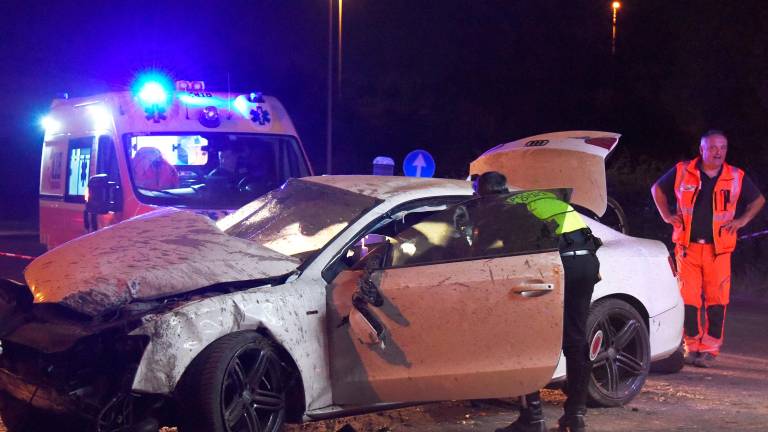 Rimini, incidente sulla via Emilia, grave una ragazza VIDEO GALLERY Rimini, incidente sulla via Emilia, grave una ragazza VIDEO GALLERY