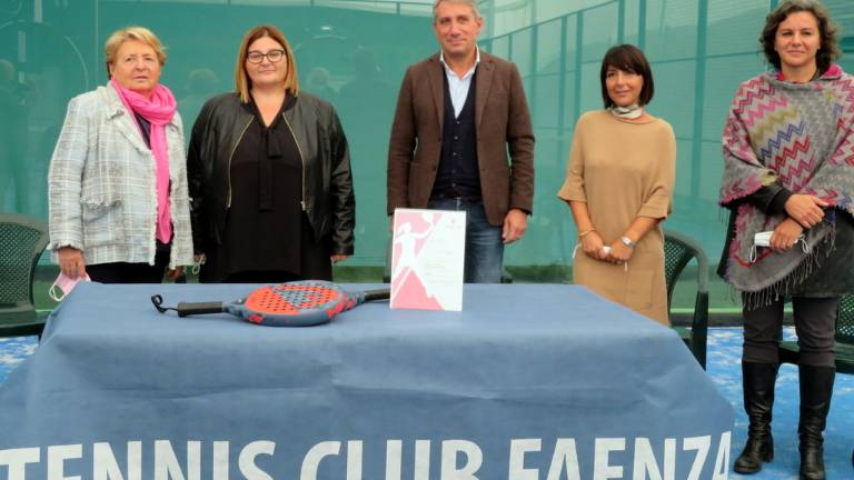 Presentato al Tc Faenza il Padel for the cure: agonismo e solidarietà Presentato al Tc Faenza il Padel for the cure: agonismo e solidarietà