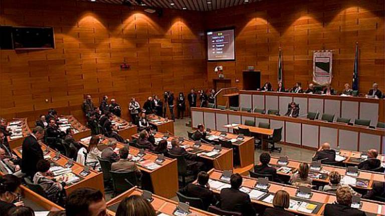 Il consiglio regionale dell’Emilia-Romagna? Costa 7,15 euro a testa all’anno per ogni cittadino Il consiglio regionale dell’Emilia-Romagna? Costa 7,15 euro a testa all’anno per ogni cittadino