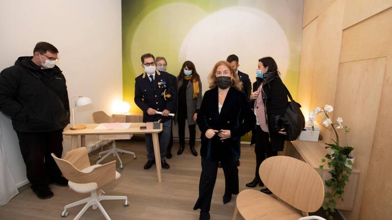 Imola, inaugurata la stanza degli ascolti per le donne vittime di violenza Imola, inaugurata la stanza degli ascolti per le donne vittime di violenza