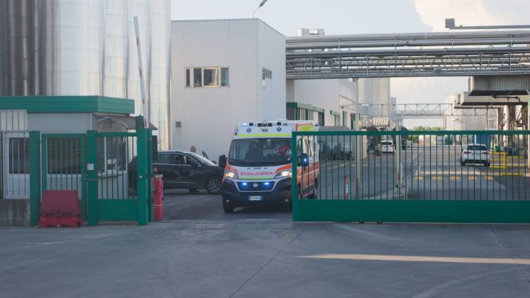 Conselice, incidente sul lavoro all'Unigrà morto operaio 38enne Conselice, incidente sul lavoro all'Unigrà morto operaio 38enne