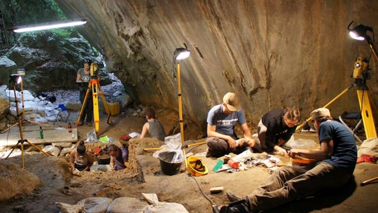 Da Ravenna alla scoperta della più antica neonata d'Europa Da Ravenna alla scoperta della più antica neonata d'Europa