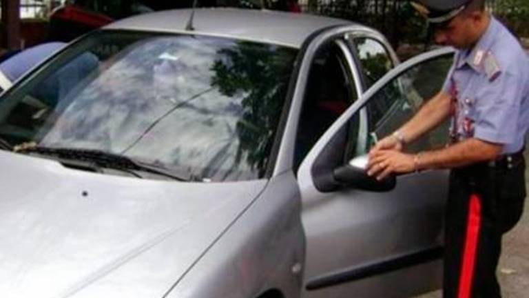 Faenza, prova la truffa dello specchietto verso un anziano: denunciato 36enne Faenza, prova la truffa dello specchietto verso un anziano: denunciato 36enne