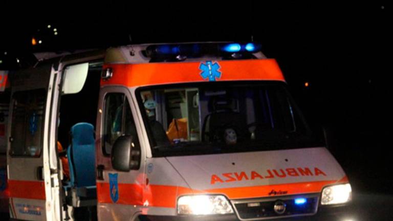 Investita mentre attraversa la strada per andare dai figli, donna di 63 anni muore a Massa Lombarda Investita mentre attraversa la strada per andare dai figli, donna di 63 anni muore a Massa Lombarda