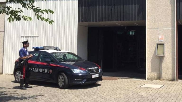 Imola, i carabinieri sventano un furto in un magazzino Imola, i carabinieri sventano un furto in un magazzino