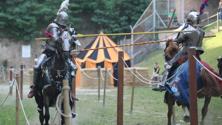 Weekend sotto la pioggia, il Palio di Cesena rinviato a metà giugno Weekend sotto la pioggia, il Palio di Cesena rinviato a metà giugno