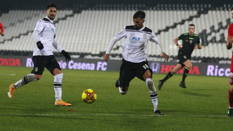Calcio C, focolaio ancora attivo: l'Asl isola il Cesena fino al 14 Calcio C, focolaio ancora attivo: l'Asl isola il Cesena fino al 14