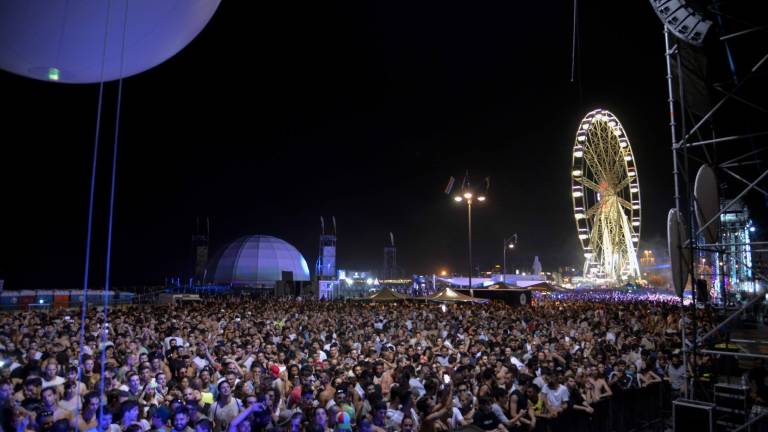 Rimini, la Molo street parade diventa a pagamento Rimini, la Molo street parade diventa a pagamento