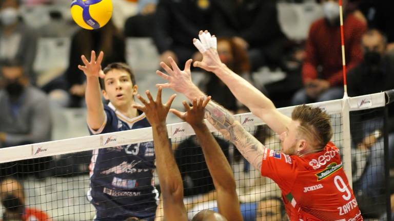 Volley Superlega, la Consar Rcm fa gli straordinari e sale a Monza Volley Superlega, la Consar Rcm fa gli straordinari e sale a Monza