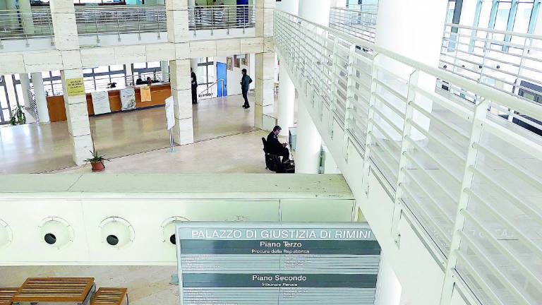 Rimini, violentò minorenne: condannato a 4 anni Rimini, violentò minorenne: condannato a 4 anni