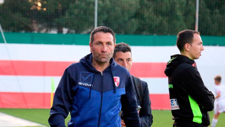 L’allenatore del Rimini Antonio Buscè L’allenatore del Rimini Antonio Buscè