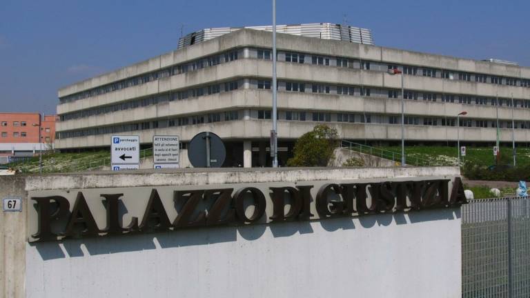 Massa Lombarda, mobbing sul lavoro: chiede centomila euro di danni Massa Lombarda, mobbing sul lavoro: chiede centomila euro di danni