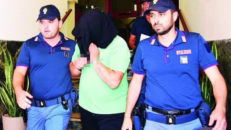 Rimini, aggredita a martellate mentre rientra a casa Rimini, aggredita a martellate mentre rientra a casa