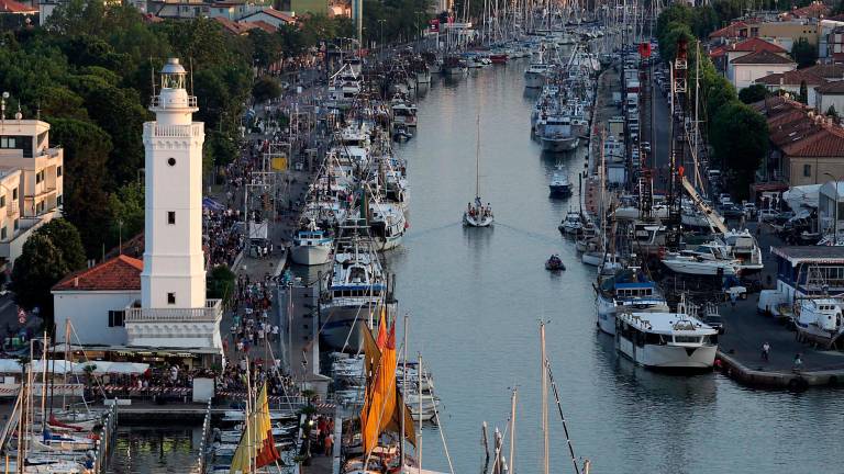 Rimini, nel peschereccio dismesso c’erano eroina e hashish per 150mila euro: un arresto Rimini, nel peschereccio dismesso c’erano eroina e hashish per 150mila euro: un arresto