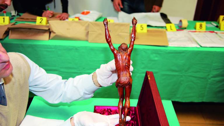 Rimini, chiesta la confisca del Cristo di Michelangelo Rimini, chiesta la confisca del Cristo di Michelangelo